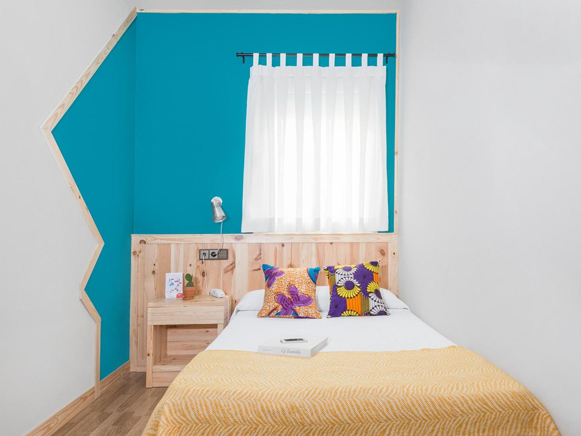 Single Room,698683764:JPEG