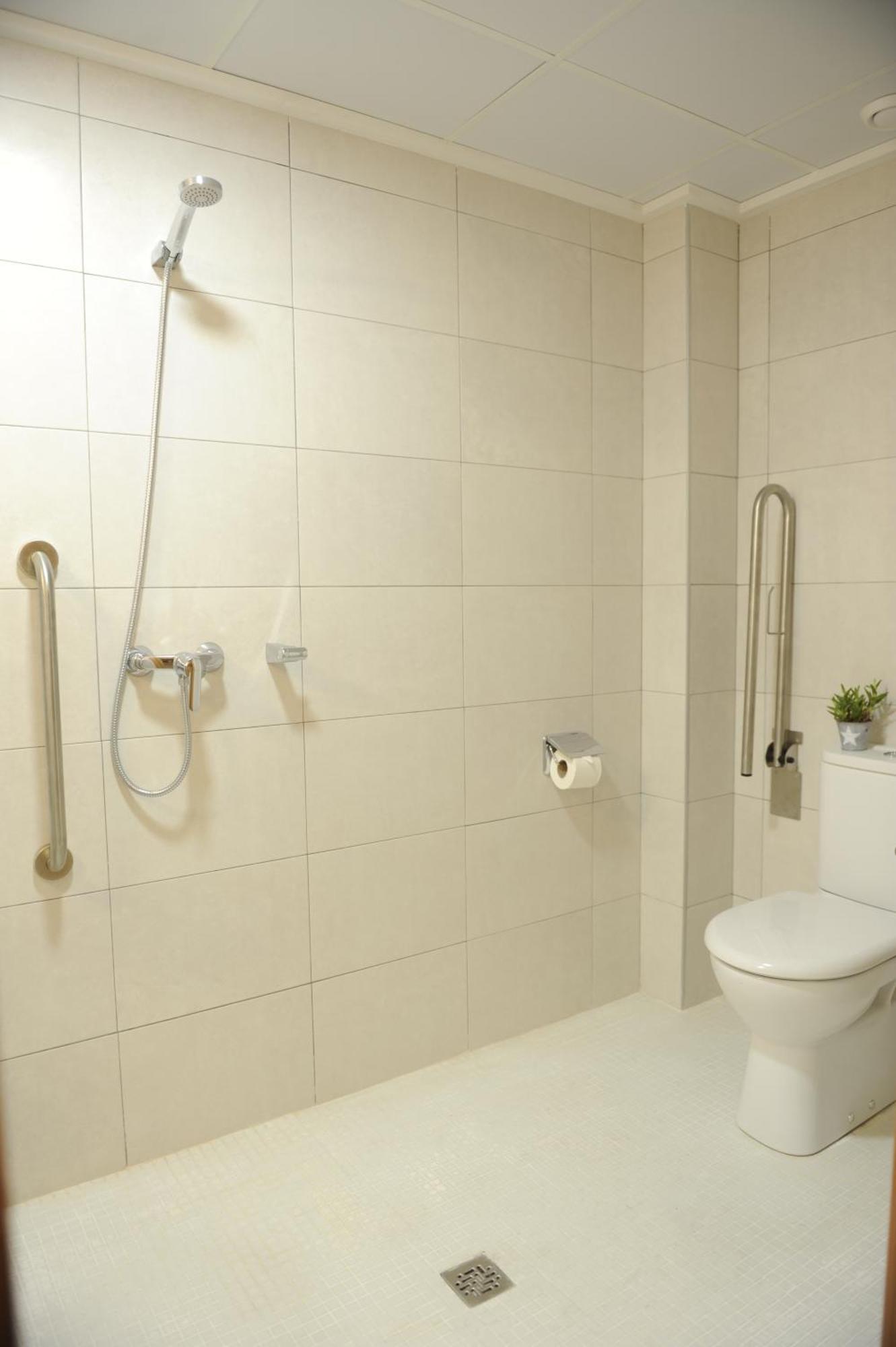 Single Room - Disability Access,812606814:JPEG