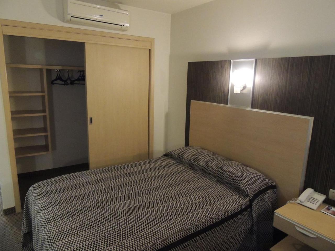 Twin Room,725801305:JPEG
