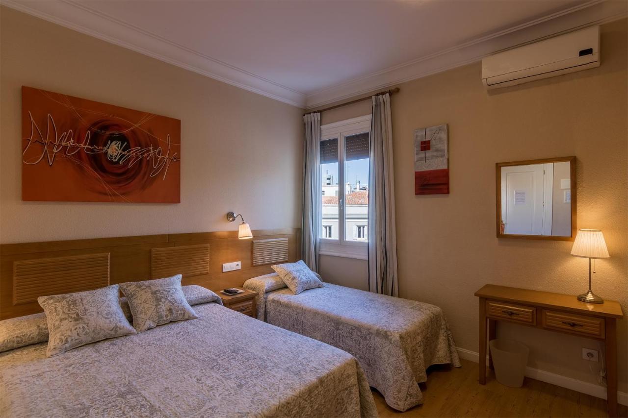 Double Room with Extra Bed,888831646:JPEG