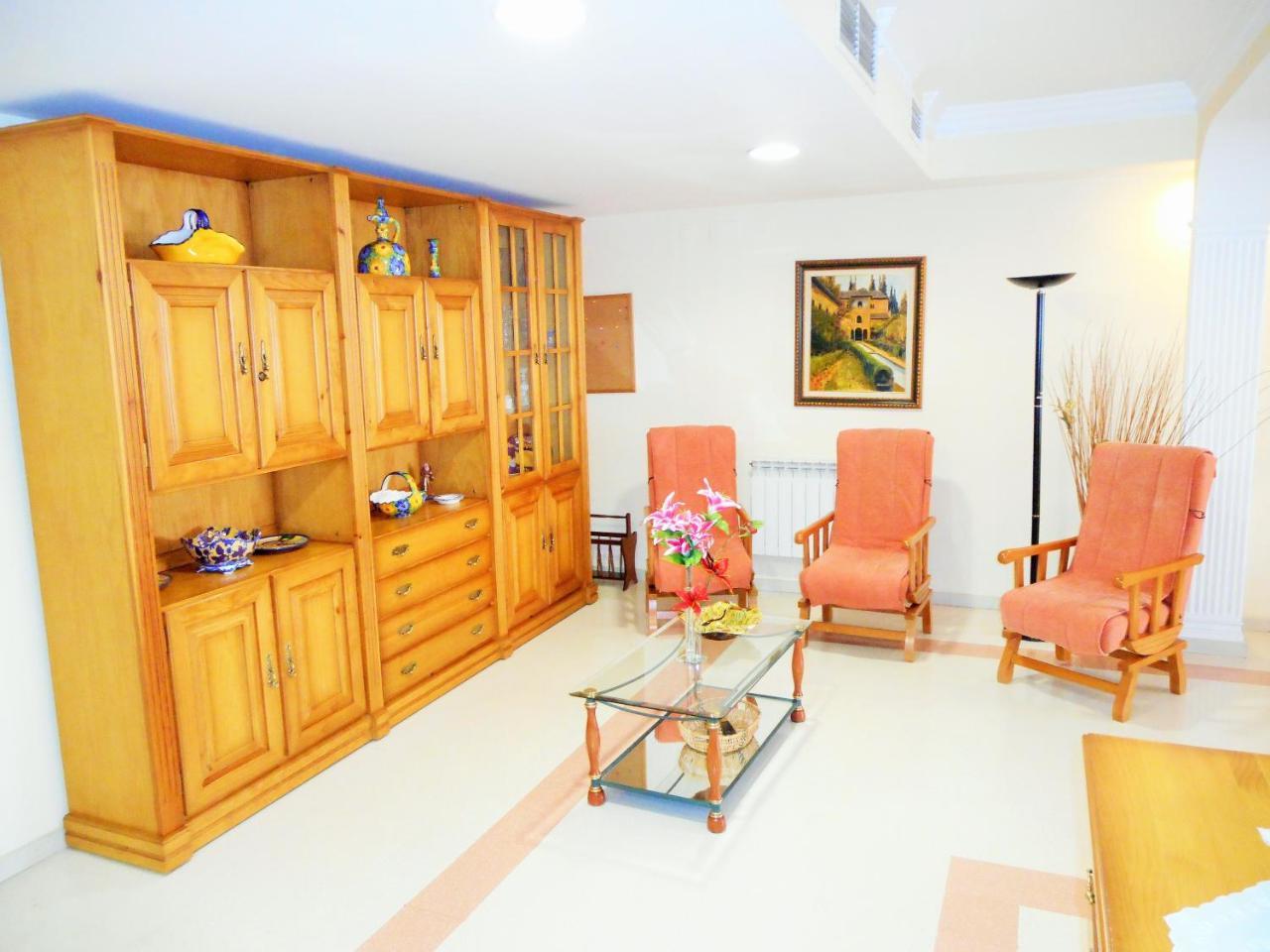 Family Room,750018947:JPEG