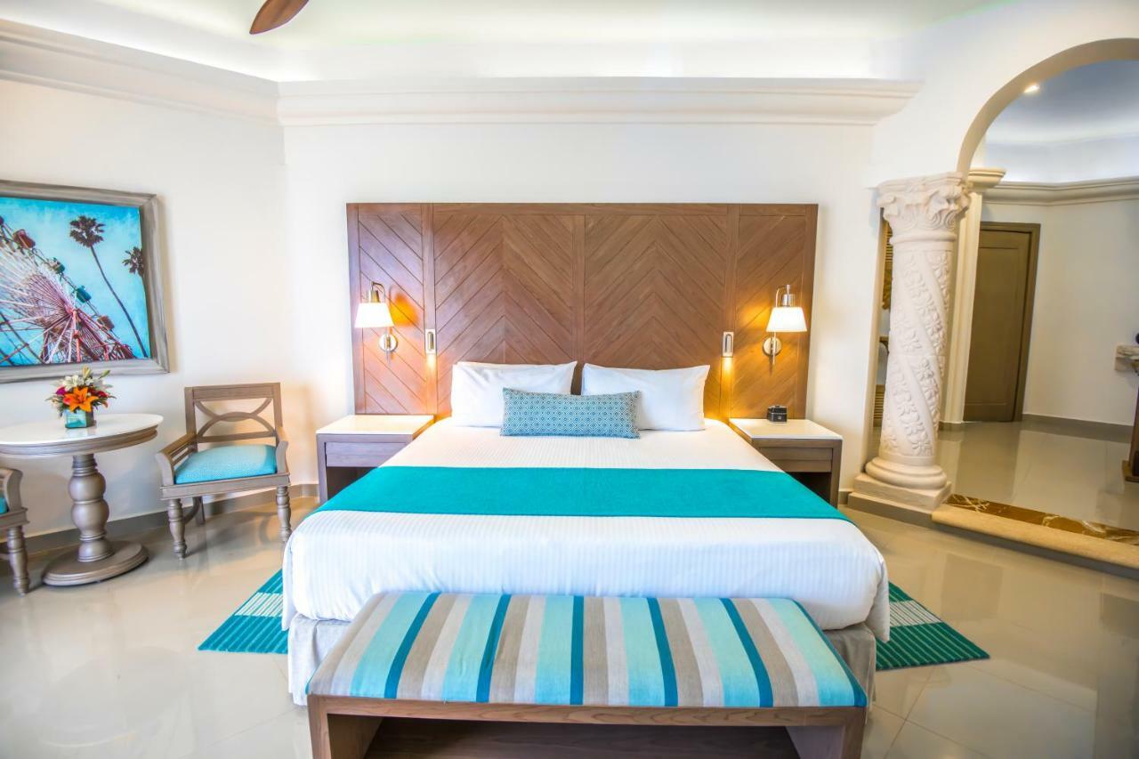 Suite Junior con 1 cama extragrande y vistas al mar