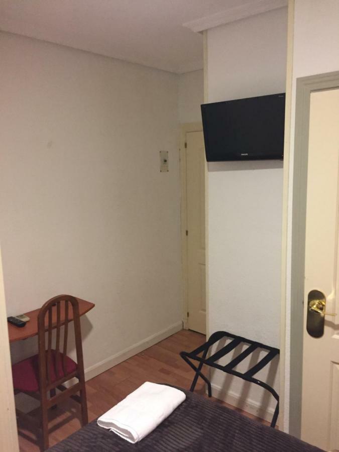 Single Room,918397504:JPEG