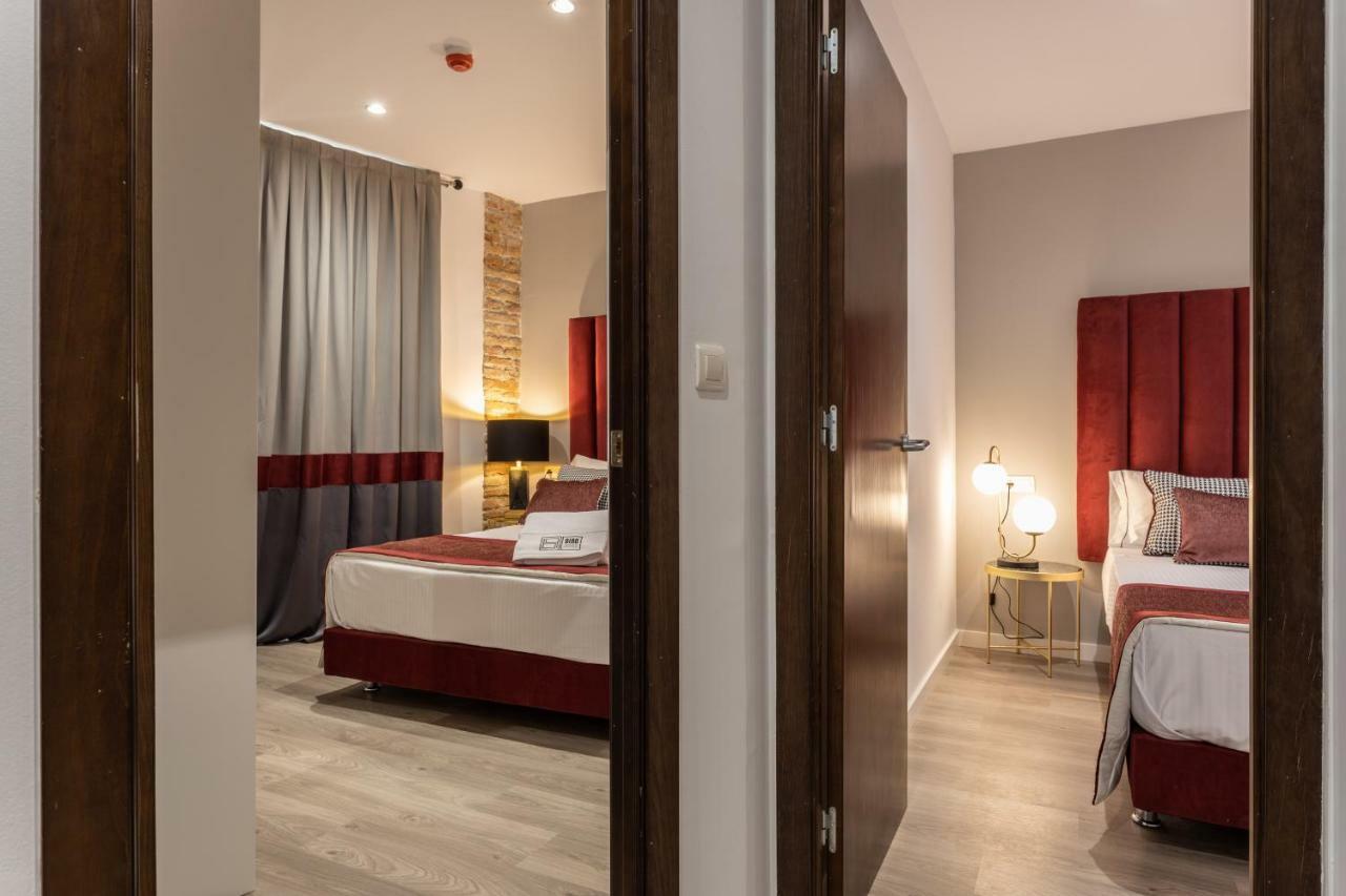 Standard Two-Bedroom Apartment,819487787:JPEG