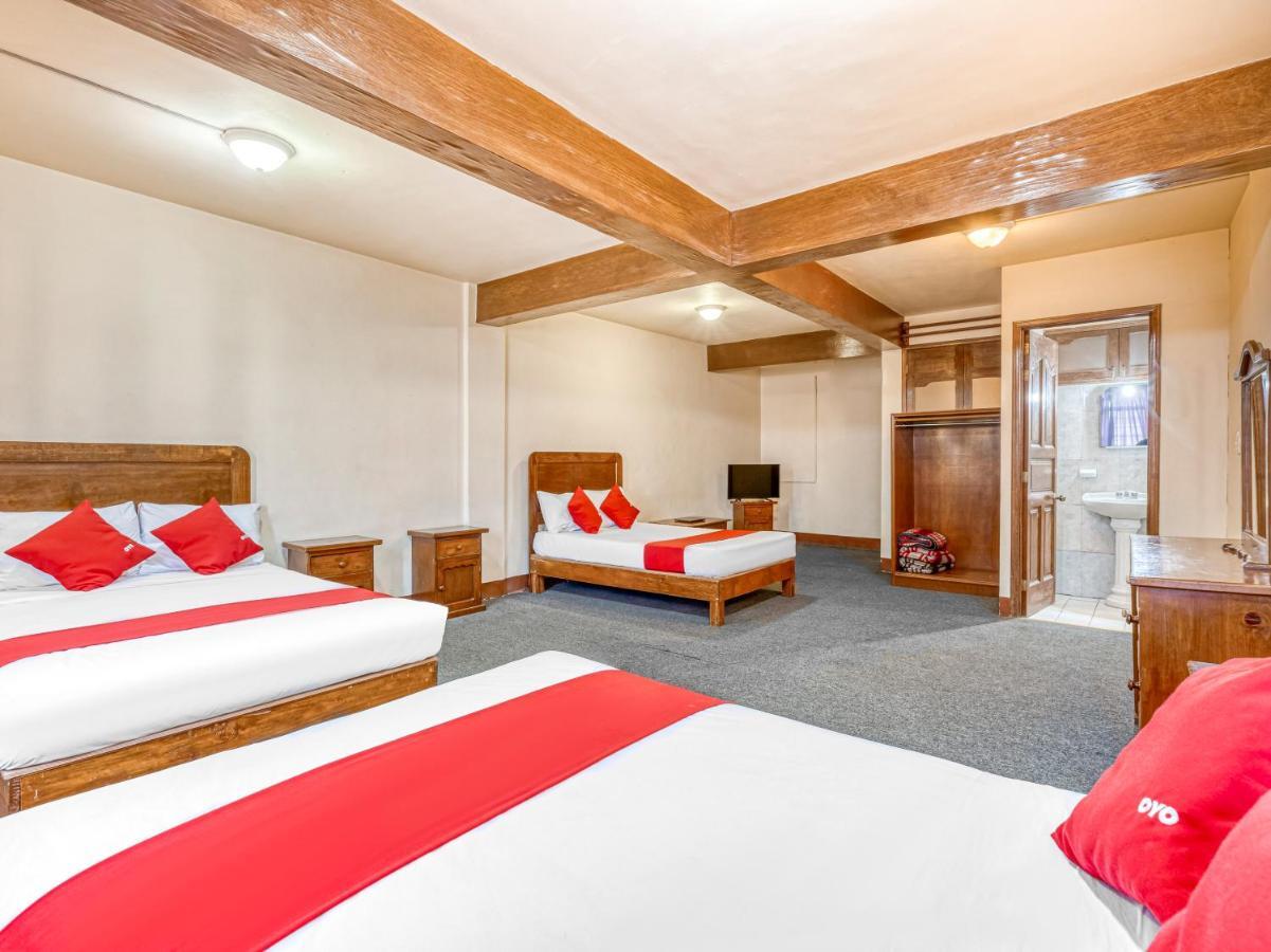 Standard Family Room,943411957:JPEG