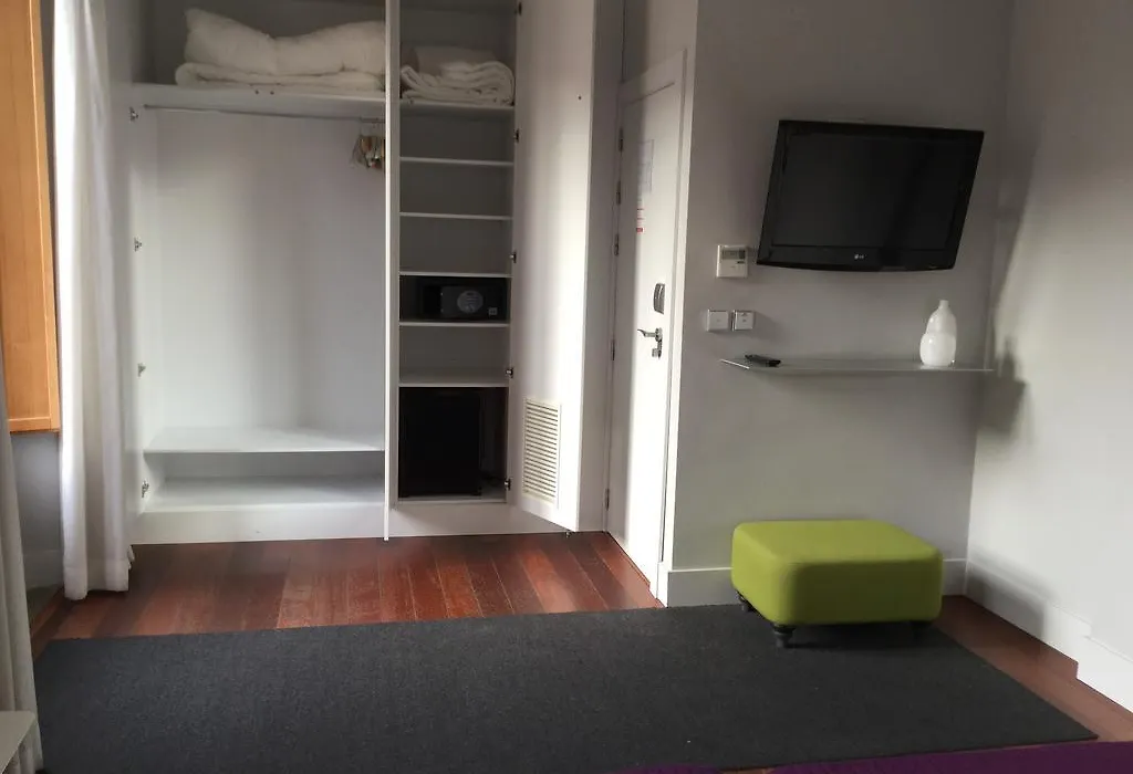 Khu Hotel-1