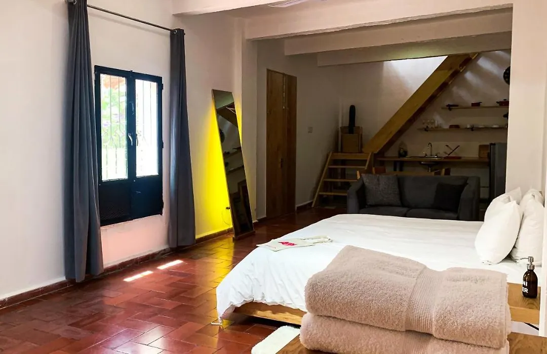 Agrado Guest House-1