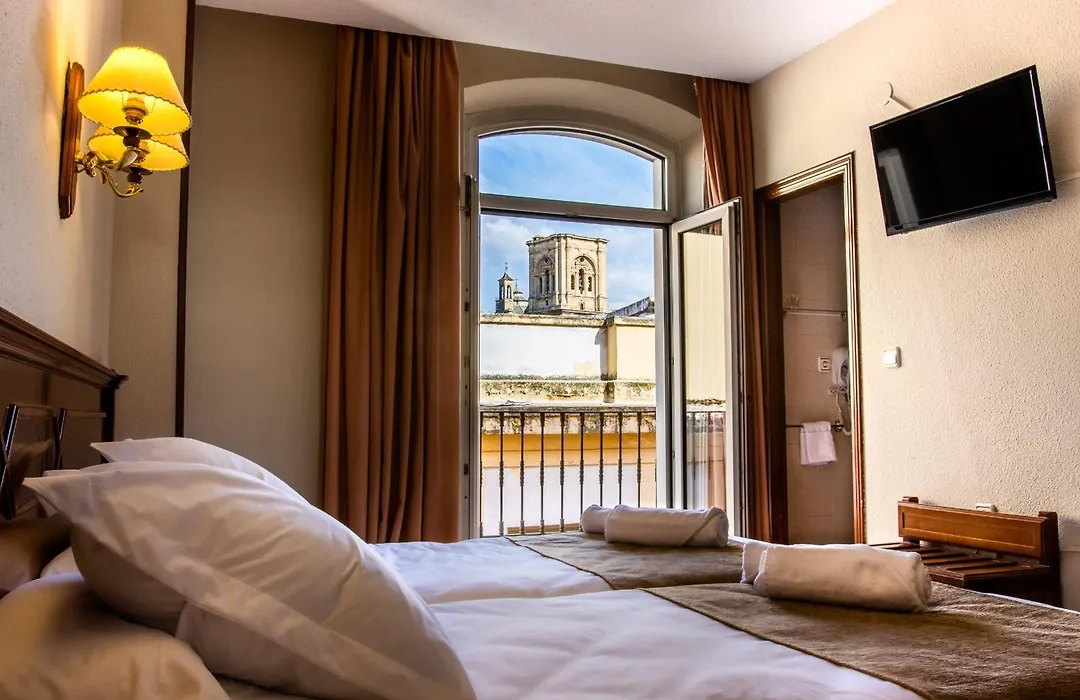 Hotel Reina Cristina-1