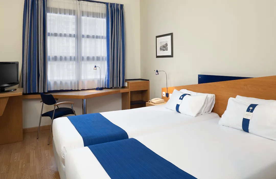 Holiday Inn Express Ciudad de las Ciencias, an IHG Hotel-1