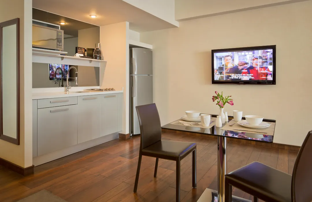 Las Suites Campos Eliseos-1