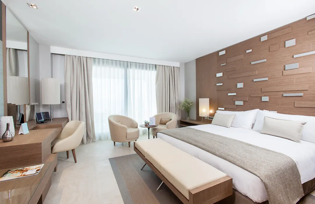 The Oasis By Don Carlos Resort (Adults Only)-1
