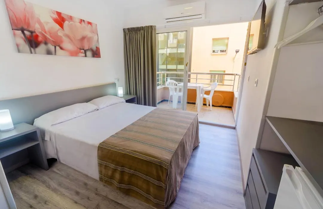 Hostal Anna Benidorm-1