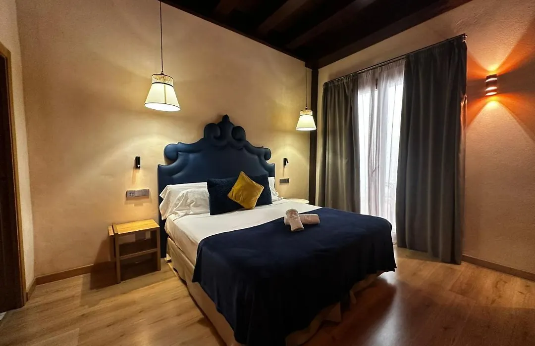 Hemd Hotels Puerta Real Boutique-1