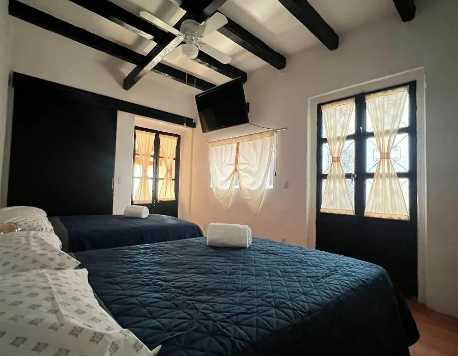 Hostal Luna 49-1