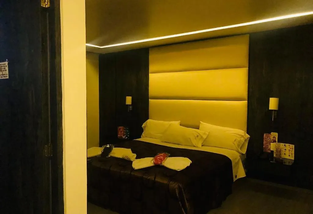 Hotel M Elite Golden-1