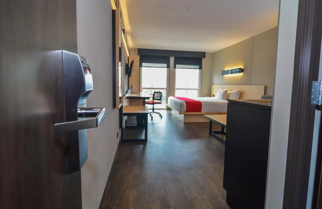 City Express Plus by Marriott Medellín Colombia-1