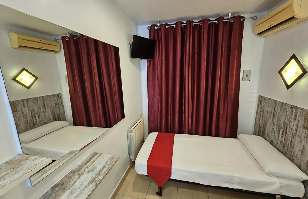 Hostal Las Vegas-1