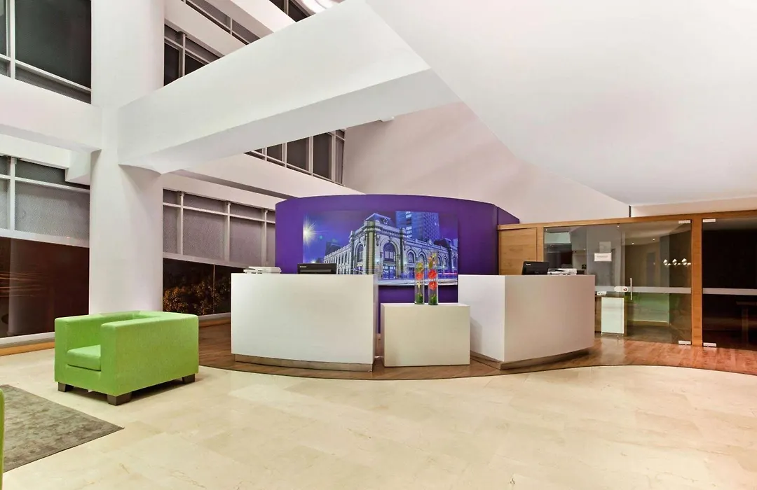 La Quinta by Wyndham Medellin-1