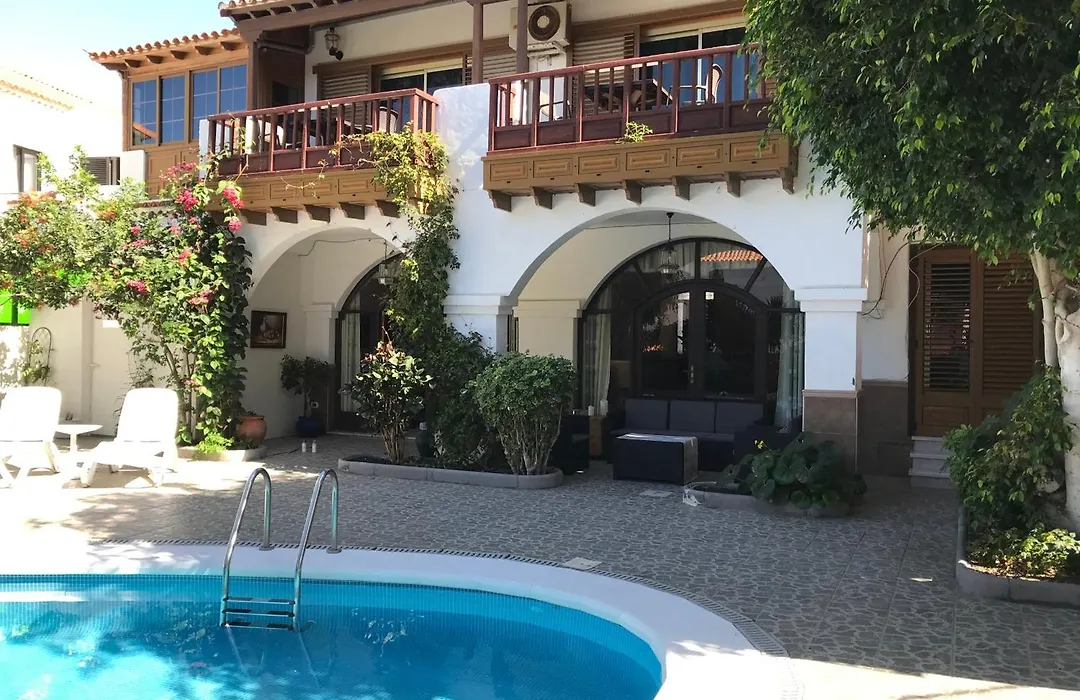 Las Americas Family Inn-1