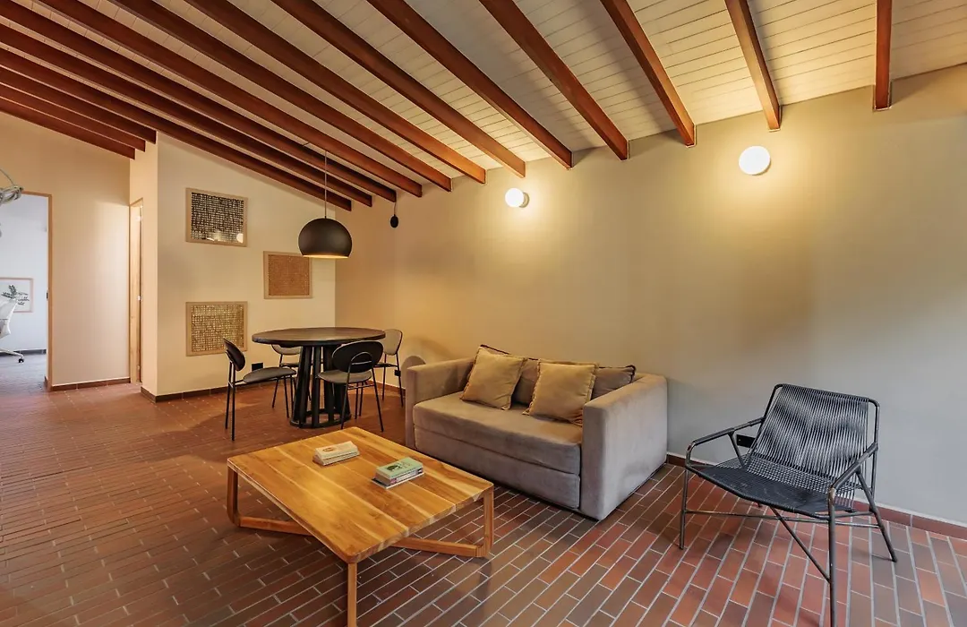 The Somos Flats Laureles-1