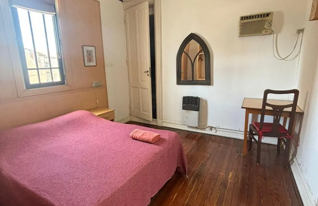 Lgy Bed & Breakfast Only Men-Solo Hombres-1