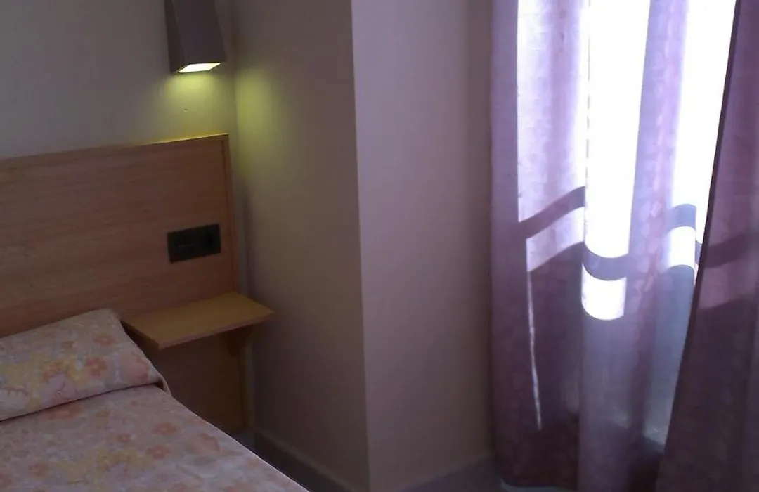 Hostal Bisbal Only Adults No Ac-1