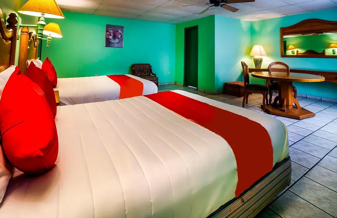 Hotel Canada, Guadalajara-1