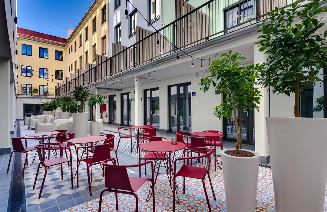 Livensa Living Studios - Valencia Viveros-1