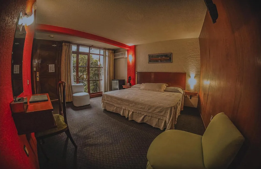 Hotel Q-1