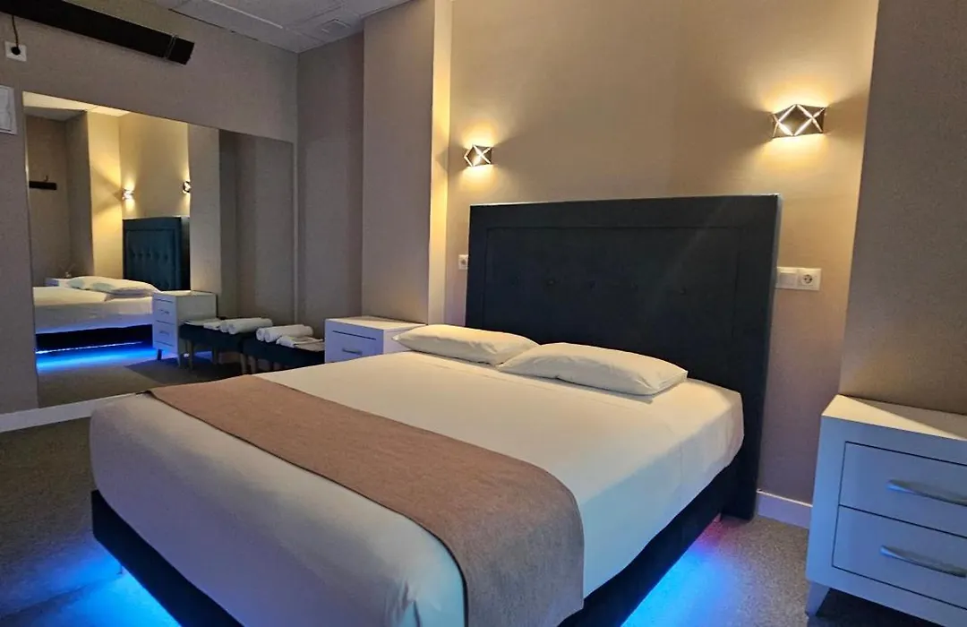 Rooms Luxury Madrid-1