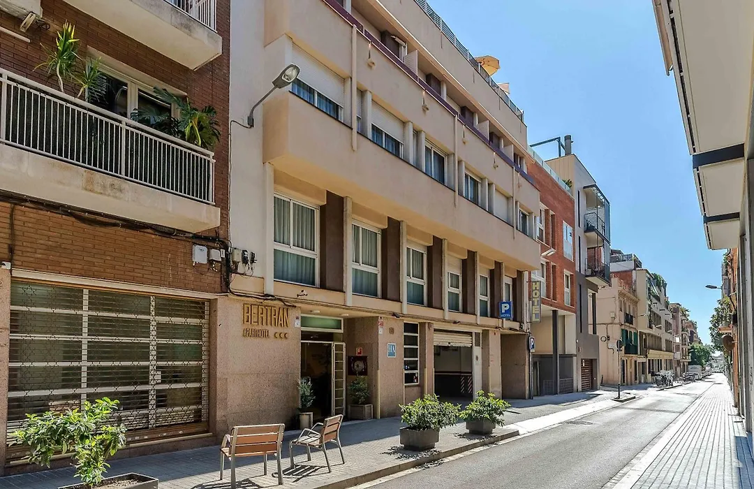 Aparthotel Bertrán-1