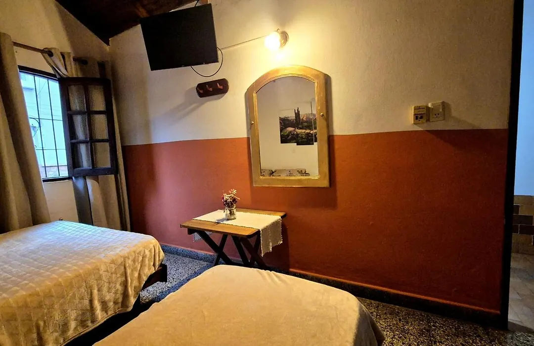 Hostal Del Parque-1