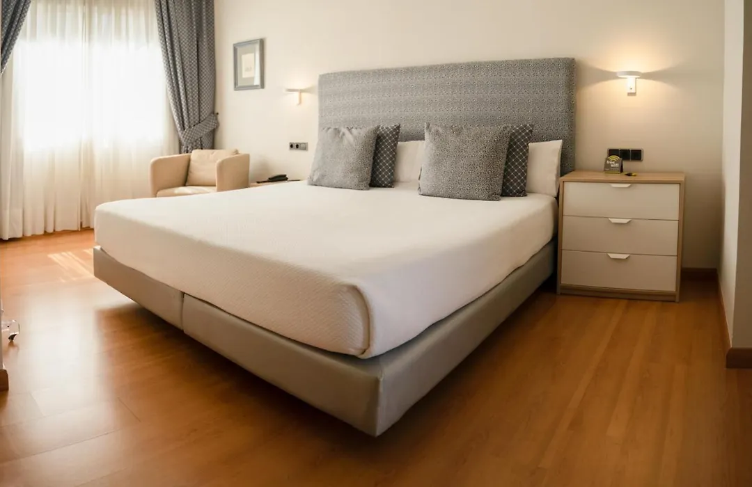 Hotel Sercotel Tres Luces-1