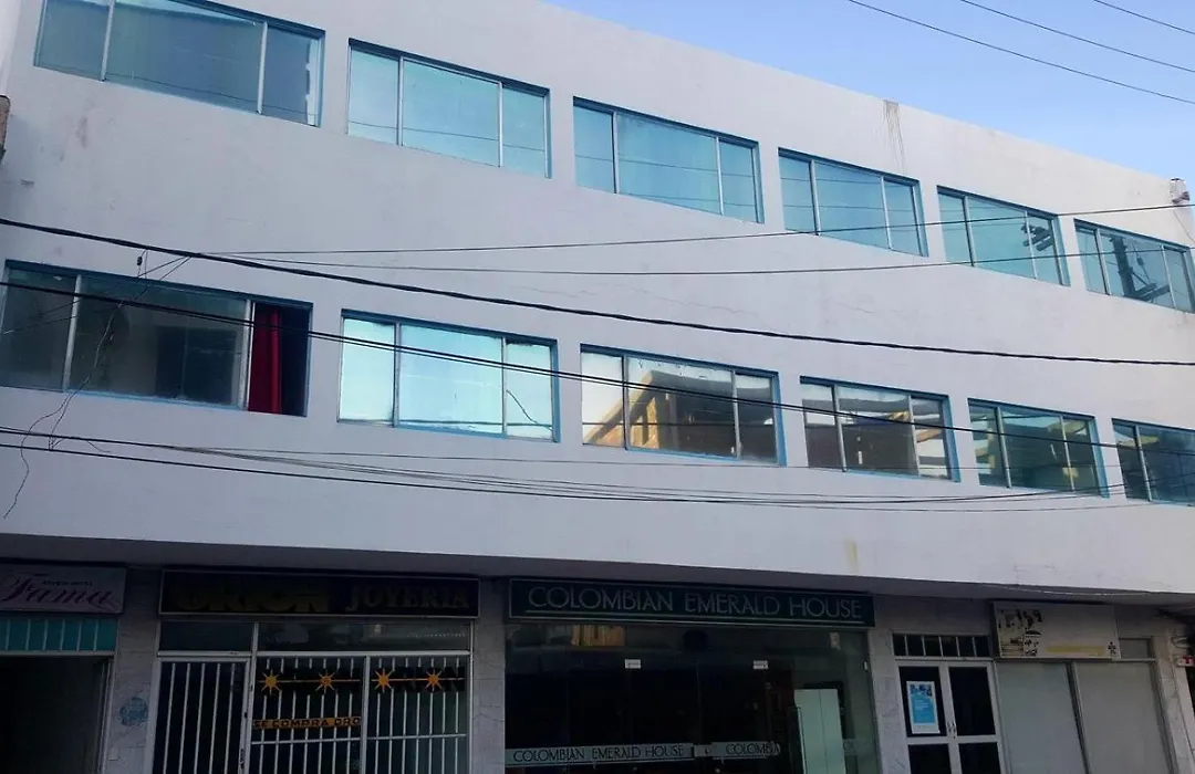 Aparta Hotel Fama-1