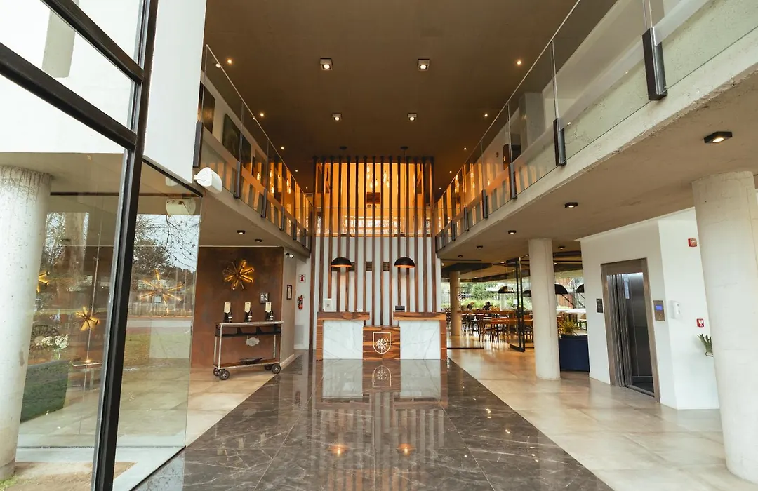 La Urumpta Hotel, AKEN MIND-1