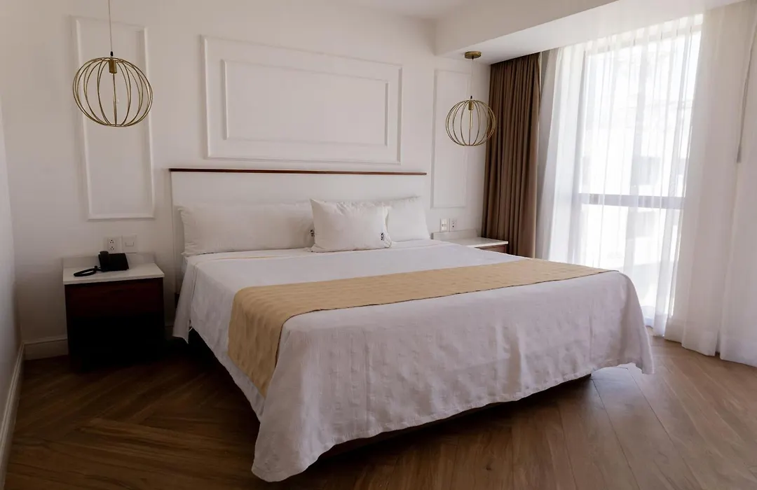 Six Hotel Guadalajara Degollado-1