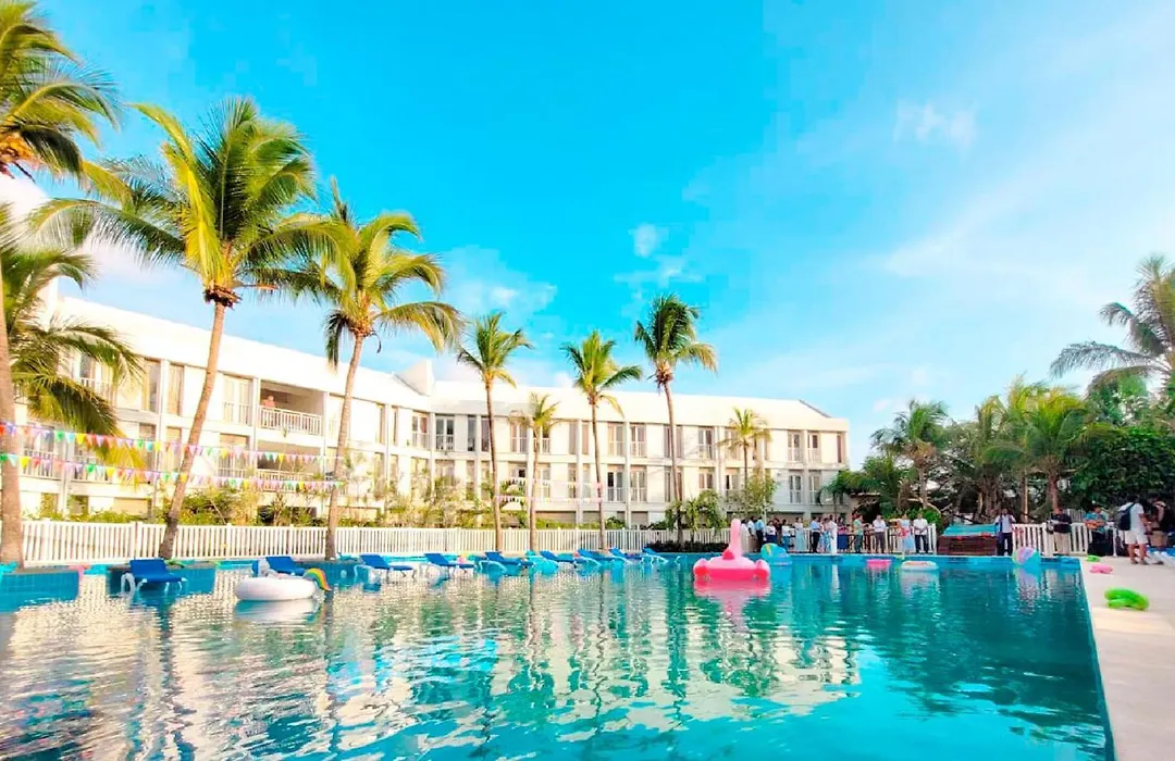 Hotel Blue Cove By On Vacation-1