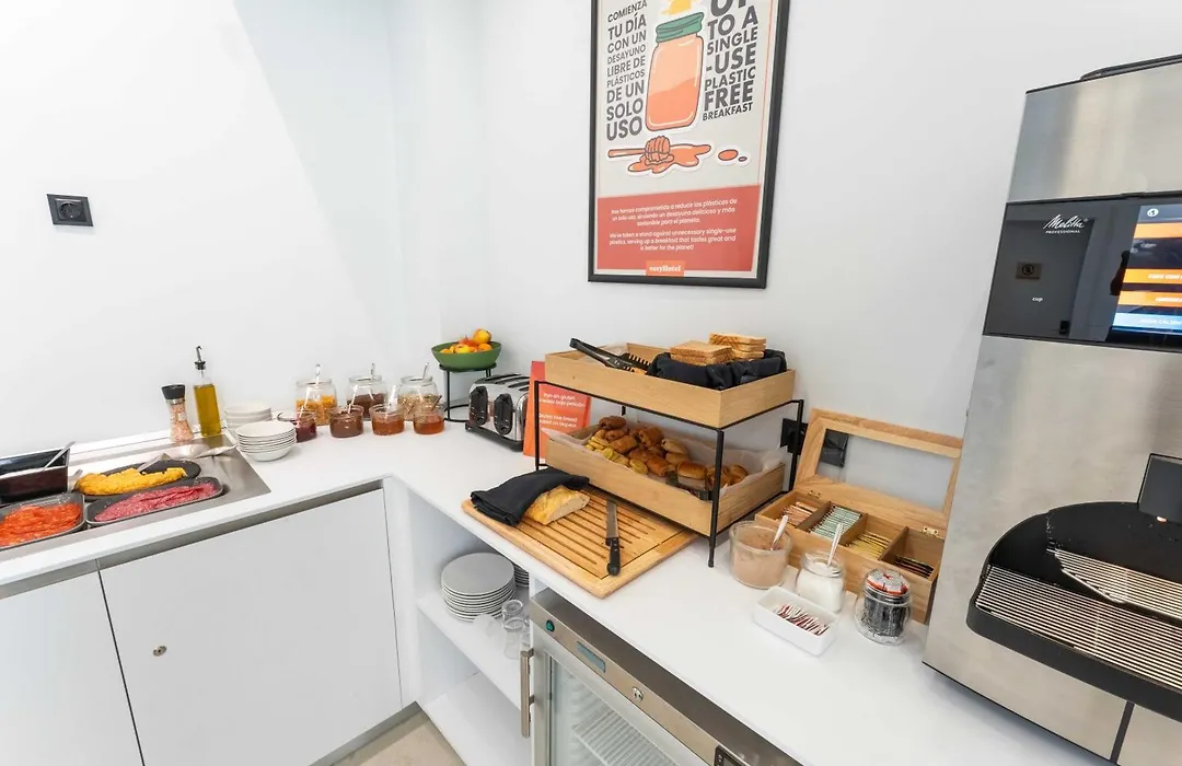 easyHotel Madrid Alcala-1