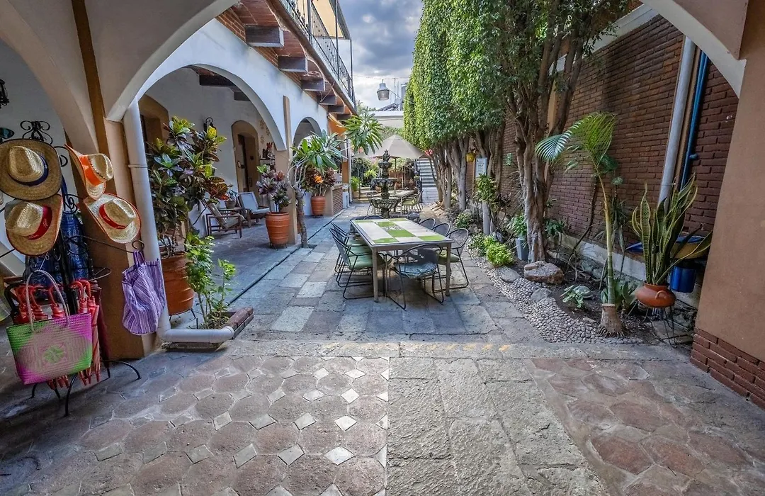 Las Mariposas Hotel&Studios-1