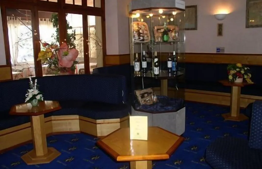 Hotel De Nevers-1