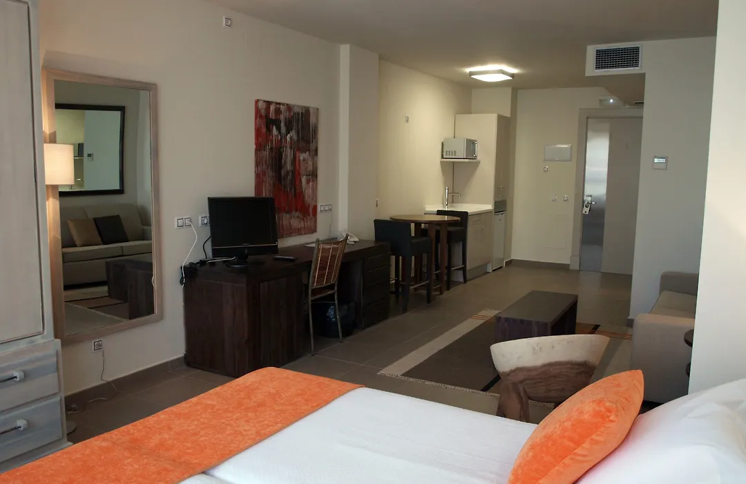 Eco Alcalá Suites-1