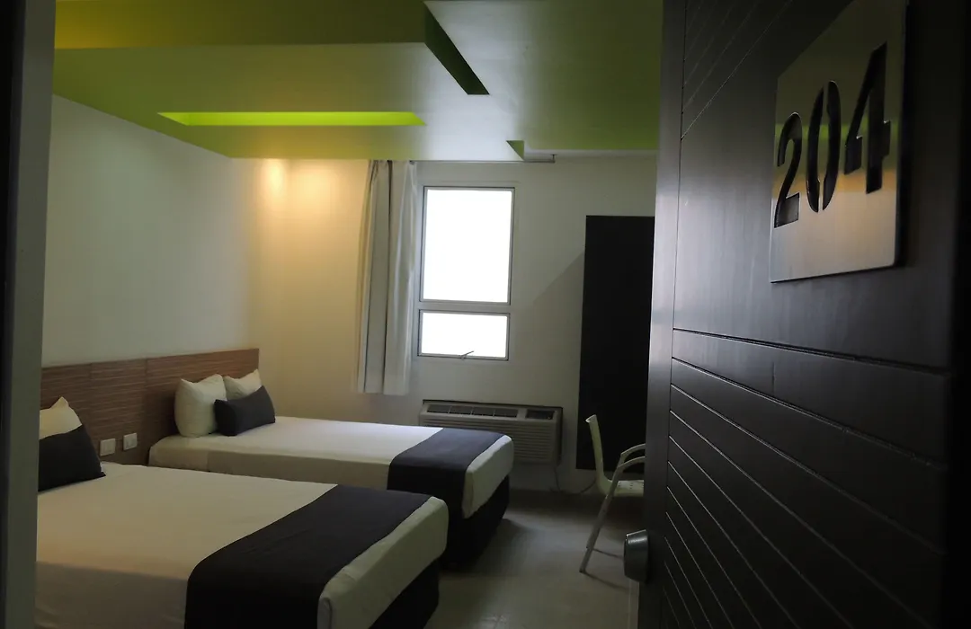 Nu Hotel-1