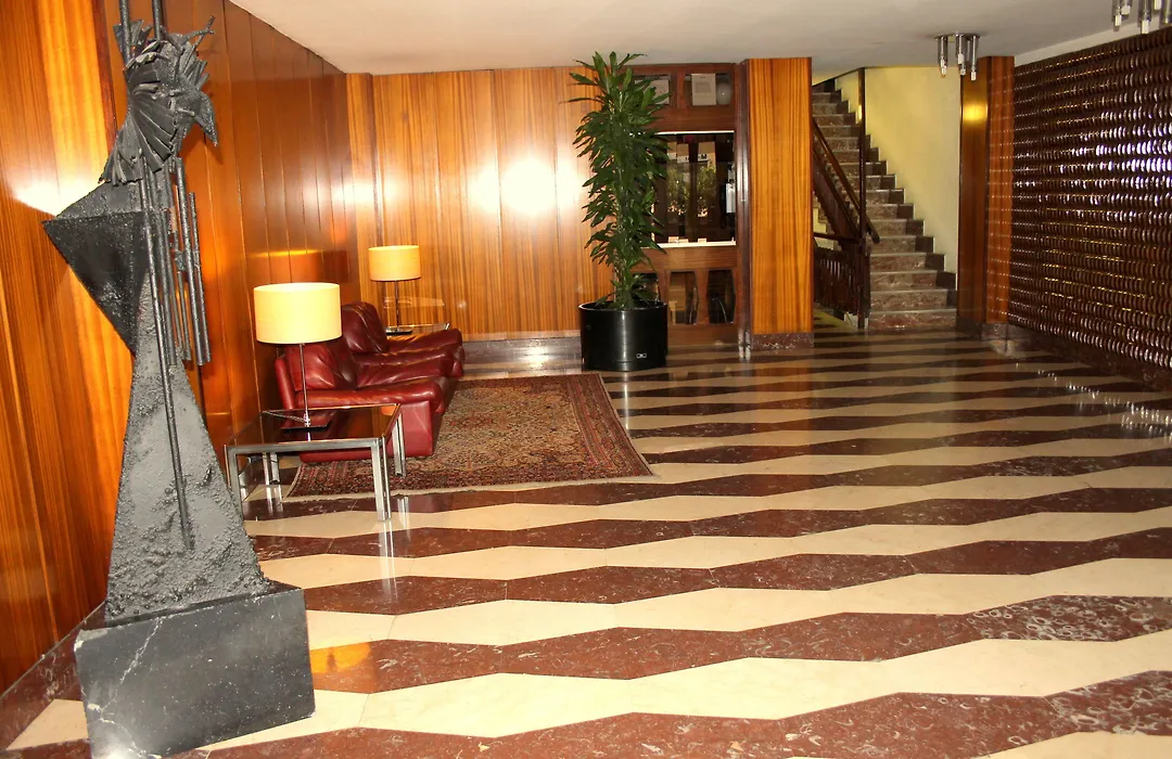 Hostal Aslyp 114-1