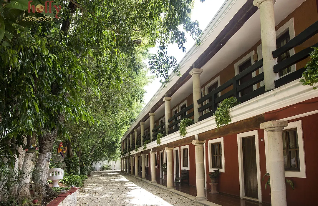 Hotel Holly-1