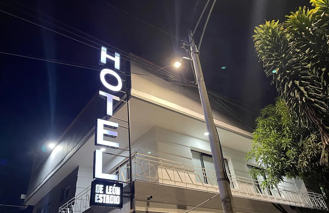 Hotel De León Estadio-1