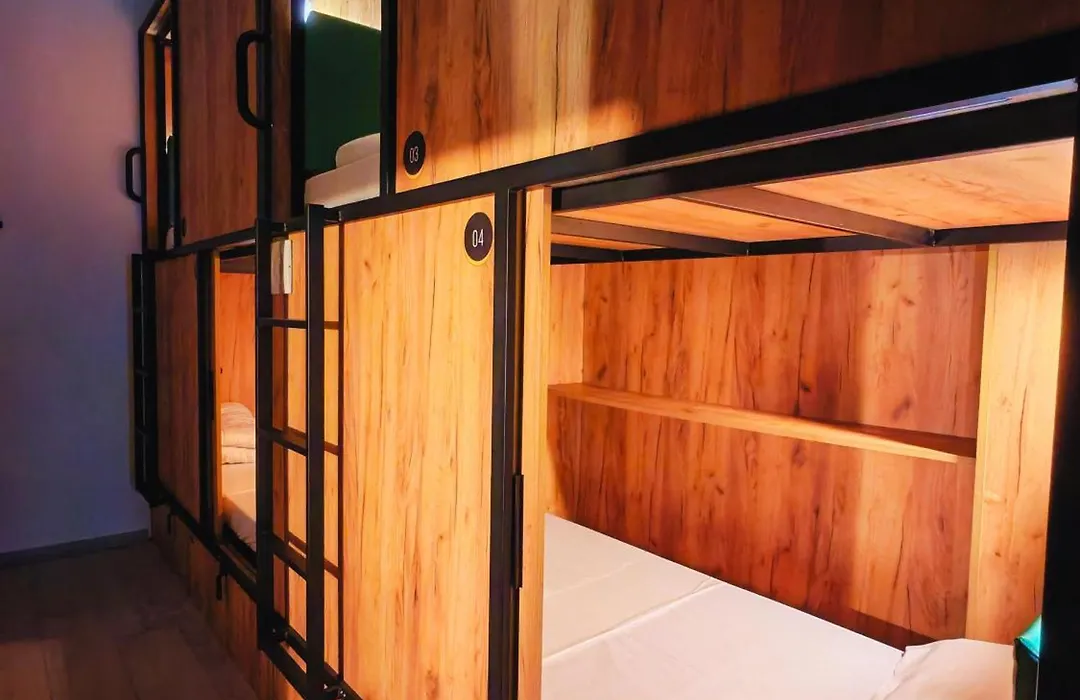Capsule Inn Madrid-1