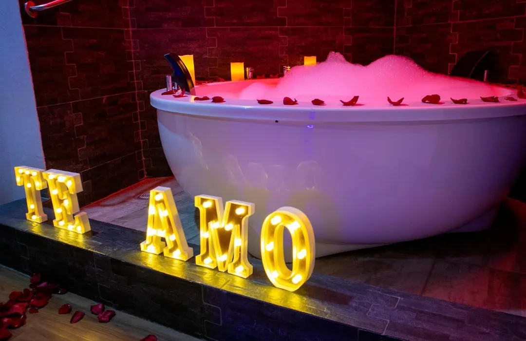 Hotel Muy Cdmx, Hotel Romántico-1