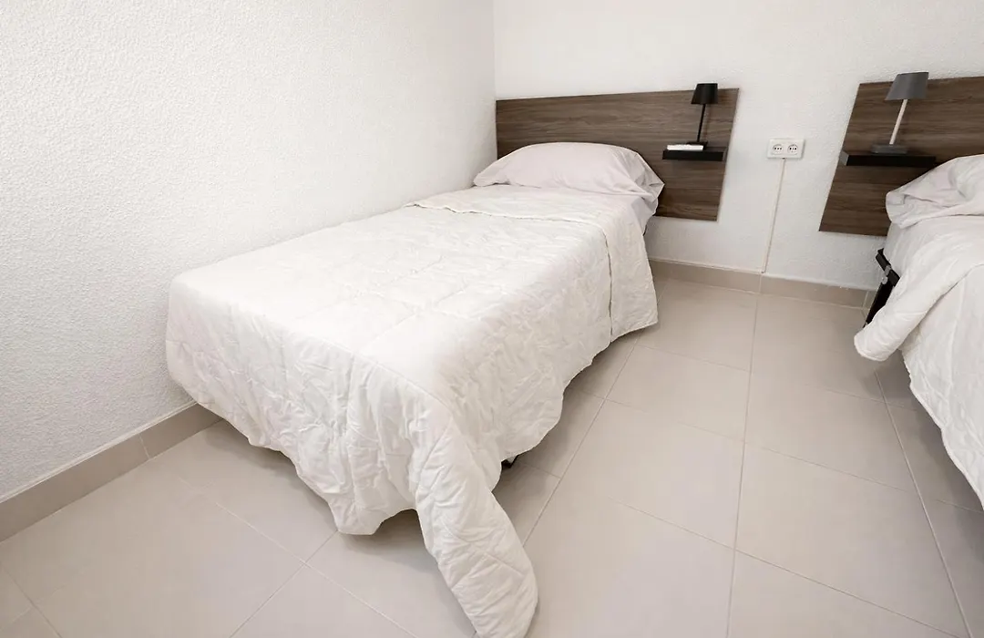 Alicante Beach Hostel-1