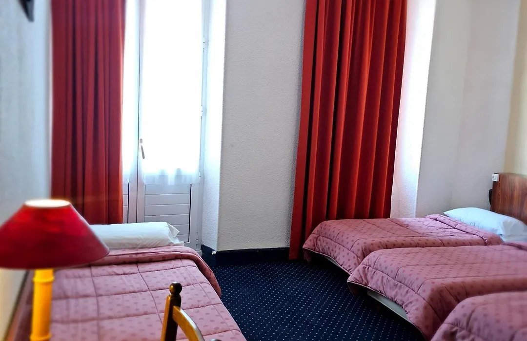 Hotel Du Commerce Et De Navarre-1