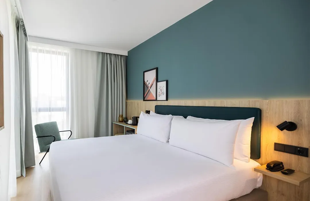 Spark By Hilton Madrid Alcala-1